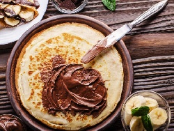 Вкусни палачинки с пет яйца и лимонада намазани с течен шоколад (без сода бикарбонат и бакпулвер) - снимка на рецептата Вкусни палачинки с пет яйца и лимонада намазани с течен шоколад (без сода бикарбонат и бакпулвер) - снимка на рецептата